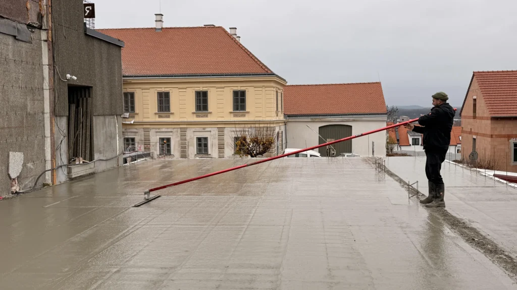 COXS CLUB - venkovní terasa s klidovou zónu a gril